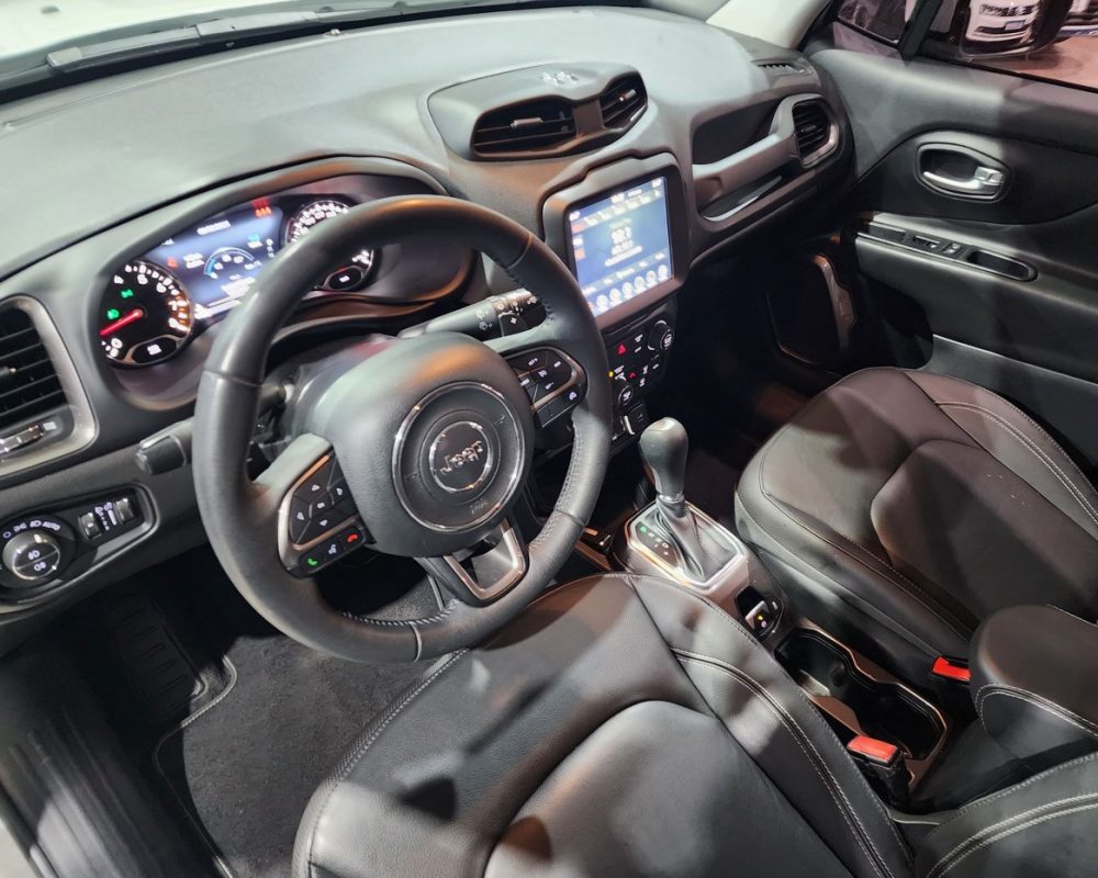 368655-jeep-renegade-20250510115113103635